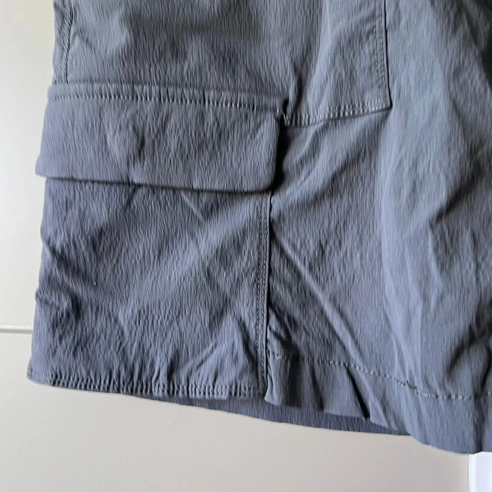 Athleta Trekkie Cargo Nylon Skort Women's 10 Gray Stretch Hiking Tennis Pockets‎